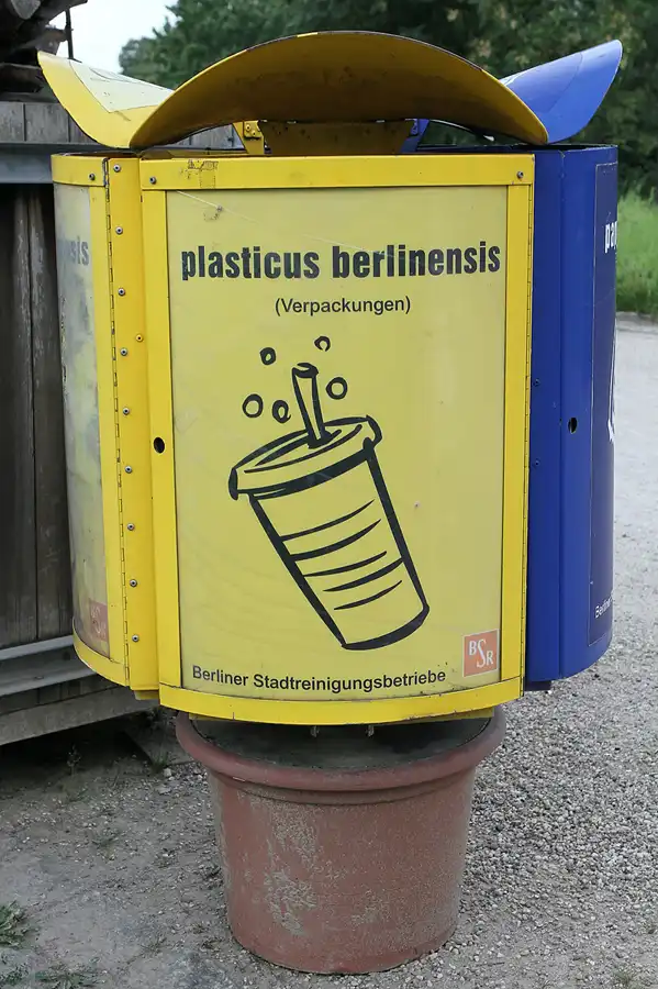 027 | 1900 | bsr – berliner stadtreinigung | plasticus berlinensis | © carsten riede fotografie