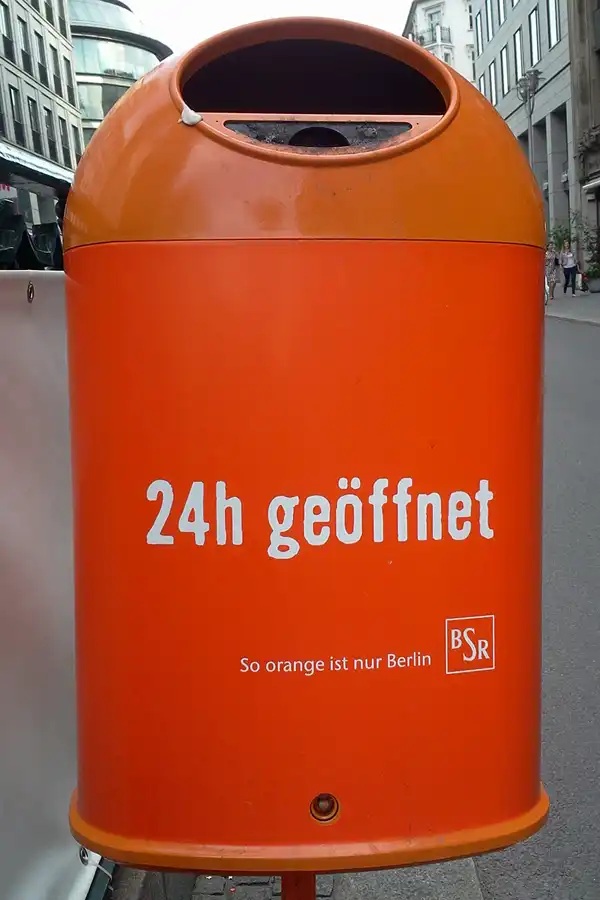 038 | 1900 | bsr – berliner stadtreinigung | 24h geöffnet | © carsten riede fotografie