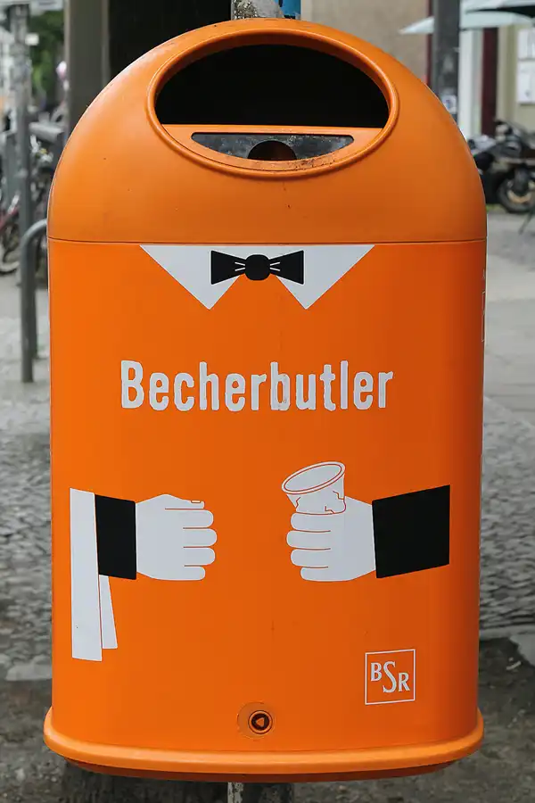 043 | 1900 | bsr – berliner stadtreinigung | becherbutler | © carsten riede fotografie