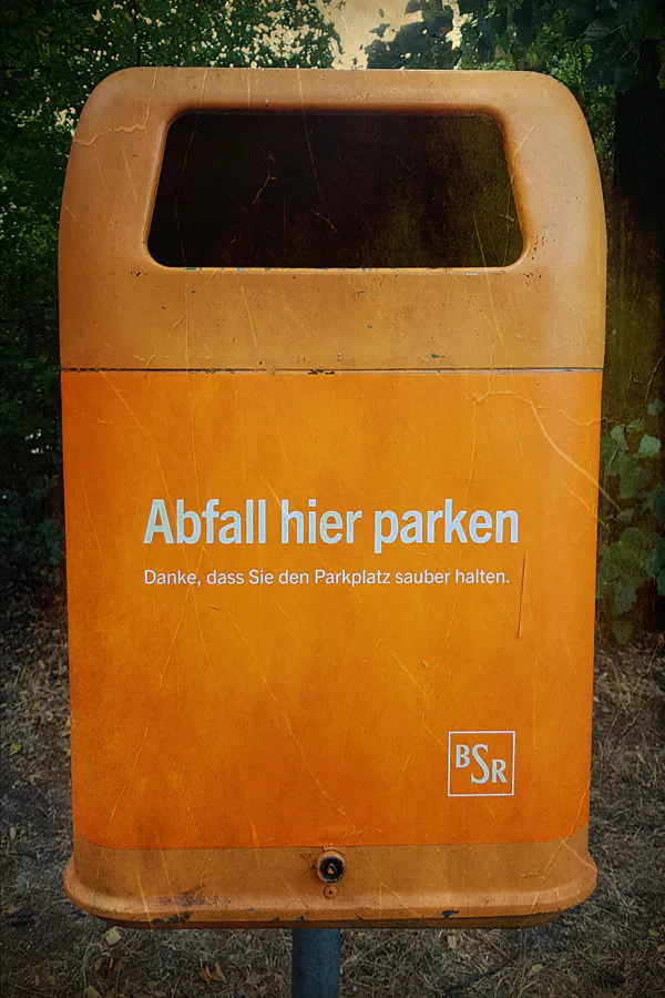 141 | 1900 | bsr – berliner stadtreinigung | abfall hier parken | © carsten riede fotografie
