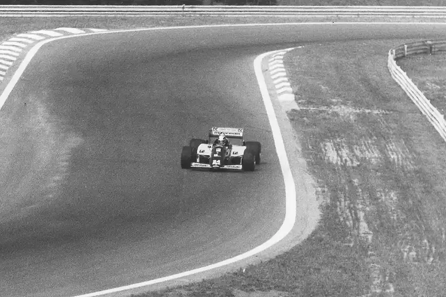 008 | 1986 | Budapest | Minardi-Motori Moderni M185B | Alessandro Nannini | © carsten riede fotografie