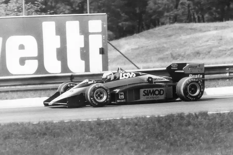 030 | 1987 | Budapest | Minardi-Motori Moderni M186 | Adrian Campos | © carsten riede fotografie