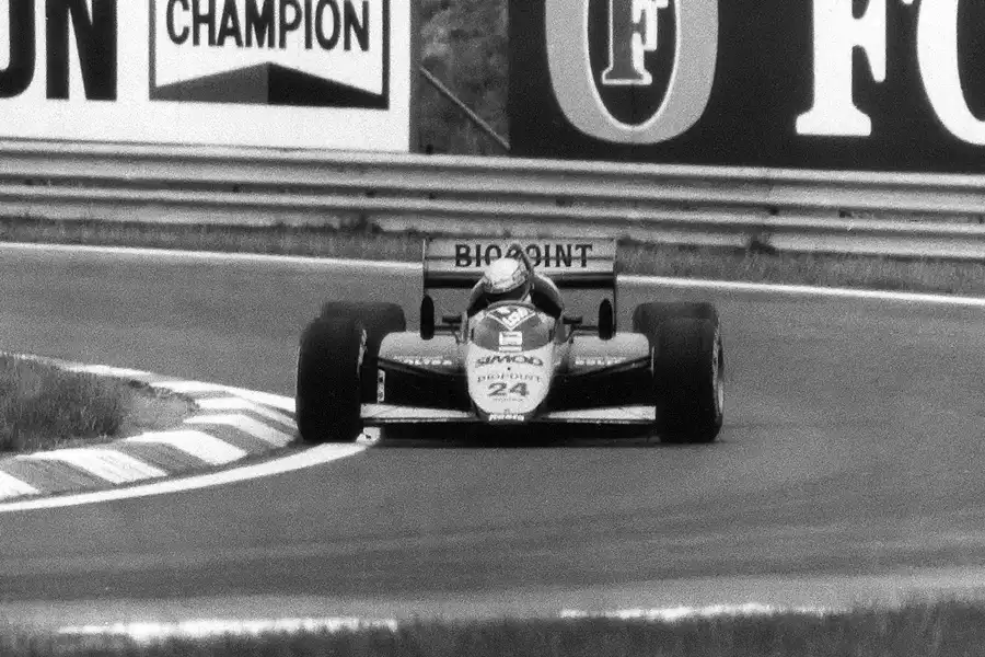 031 | 1987 | Budapest | Minardi-Motori Moderni M186 | Alessandro Nannini | © carsten riede fotografie