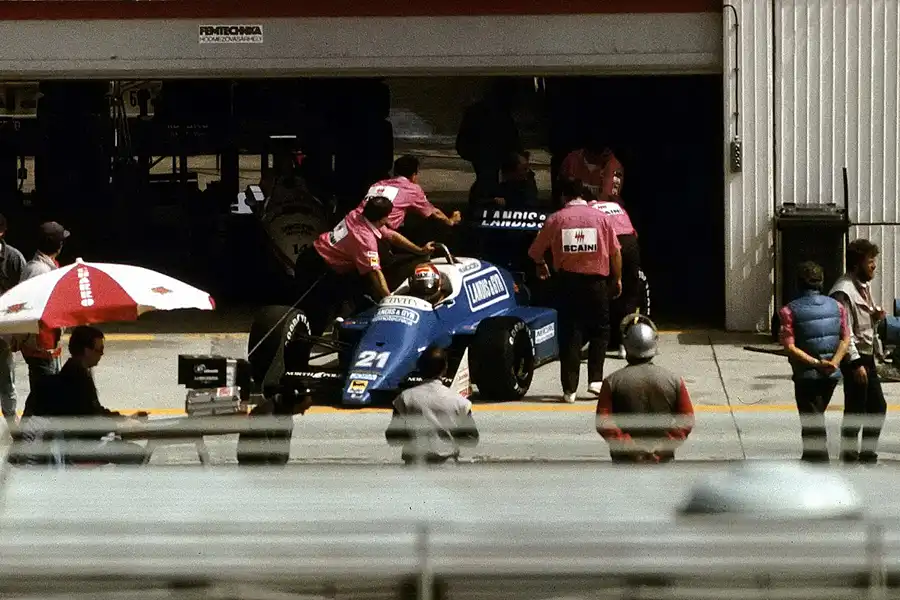 034 | 1987 | Budapest | Osella-Alfa Romeo FA1I | Alex Caffi | © carsten riede fotografie