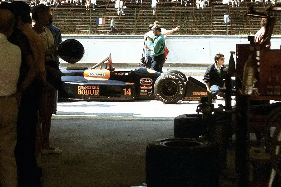 001 | 1988 | Budapest | AGS-Ford Cosworth JH23 | © carsten riede fotografie