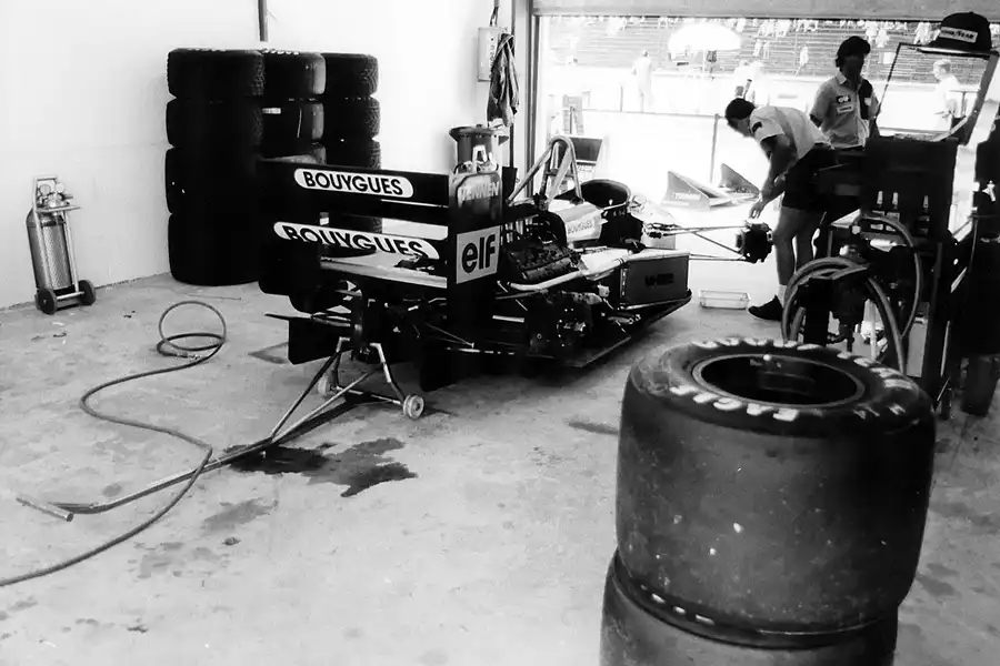 004 | 1988 | Budapest | AGS-Ford Cosworth JH23 | © carsten riede fotografie