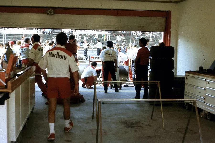 073 | 1988 | Budapest | McLaren-Honda MP4/4 | © carsten riede fotografie