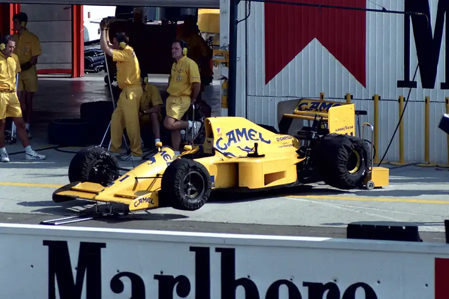 053 | 1990 | Budapest | Lotus-Lamborghini 102 | © carsten riede fotografie