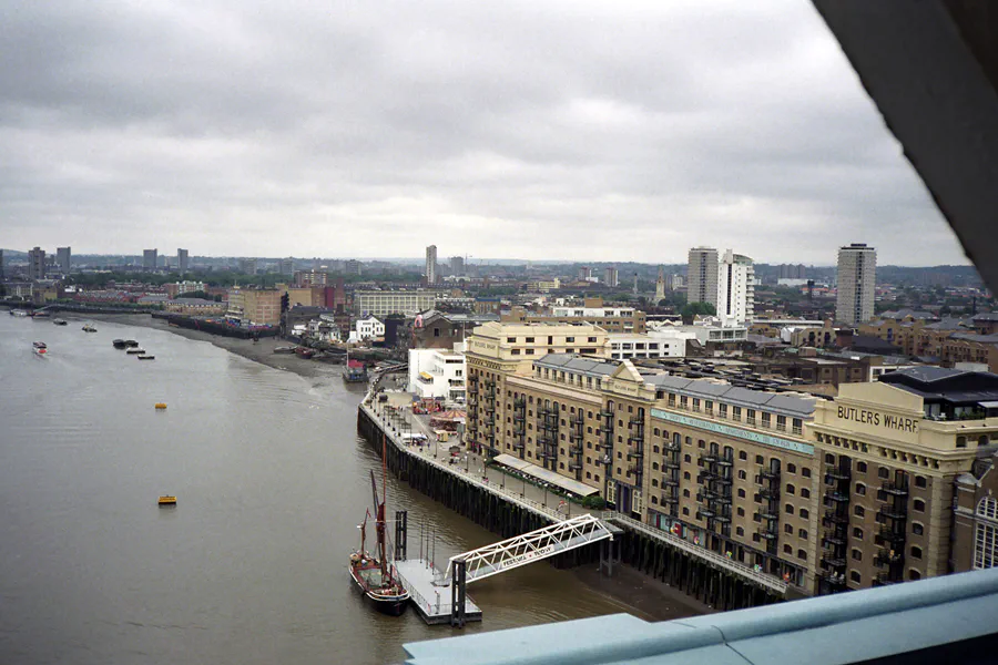 013 | 1992 | London | Blick von der Tower Bridge | © carsten riede fotografie