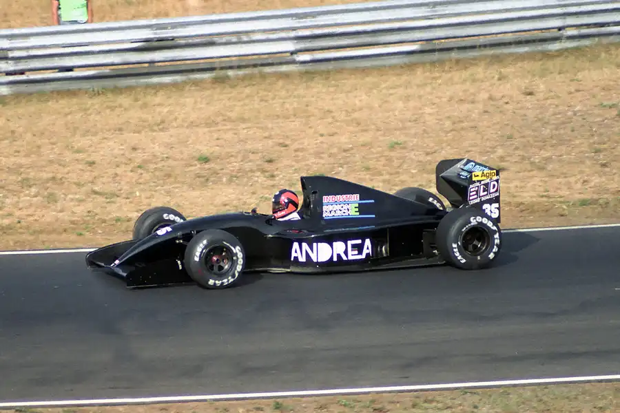 029 | 1992 | Budapest | Andrea Moda-Judd S921 | Perry McCarthy | © carsten riede fotografie