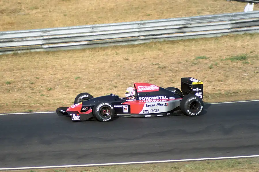 050 | 1992 | Budapest | Fondmetal-Ford Cosworth GR02 | Gabriele Tarquini | © carsten riede fotografie