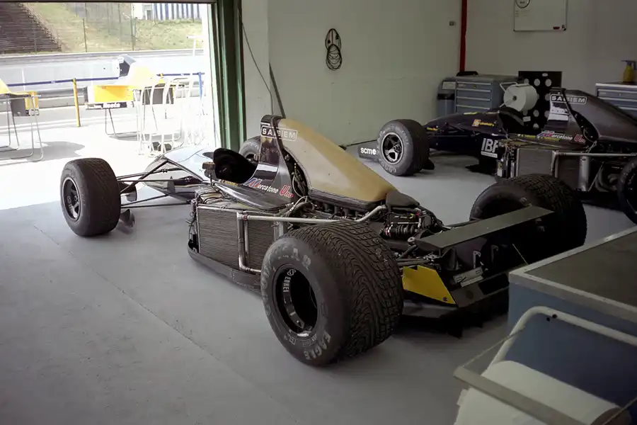 086 | 1992 | Budapest | Minardi-Lamborghini M192 | © carsten riede fotografie