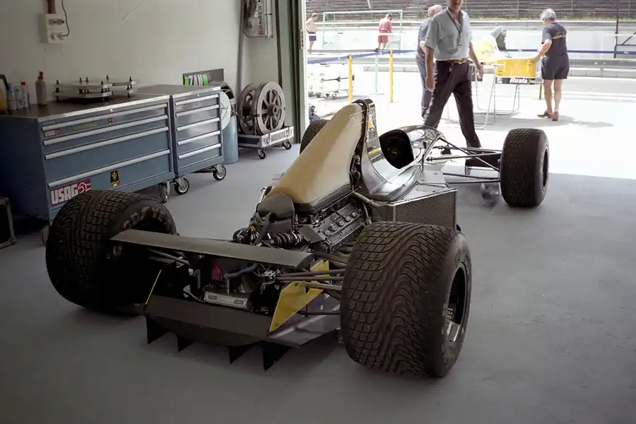 087 | 1992 | Budapest | Minardi-Lamborghini M192 | © carsten riede fotografie
