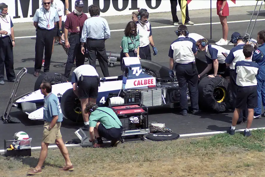 094 | 1992 | Budapest | Tyrrell-Ilmor 020B | Andrea De Cesaris | © carsten riede fotografie