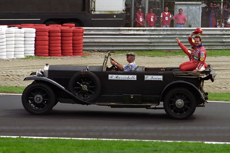 044 | 1994 | Monza | Autodromo Nazionale Monza | Drivers Parade | Eddie Irvine + Rubens Barrichello | © carsten riede fotografie
