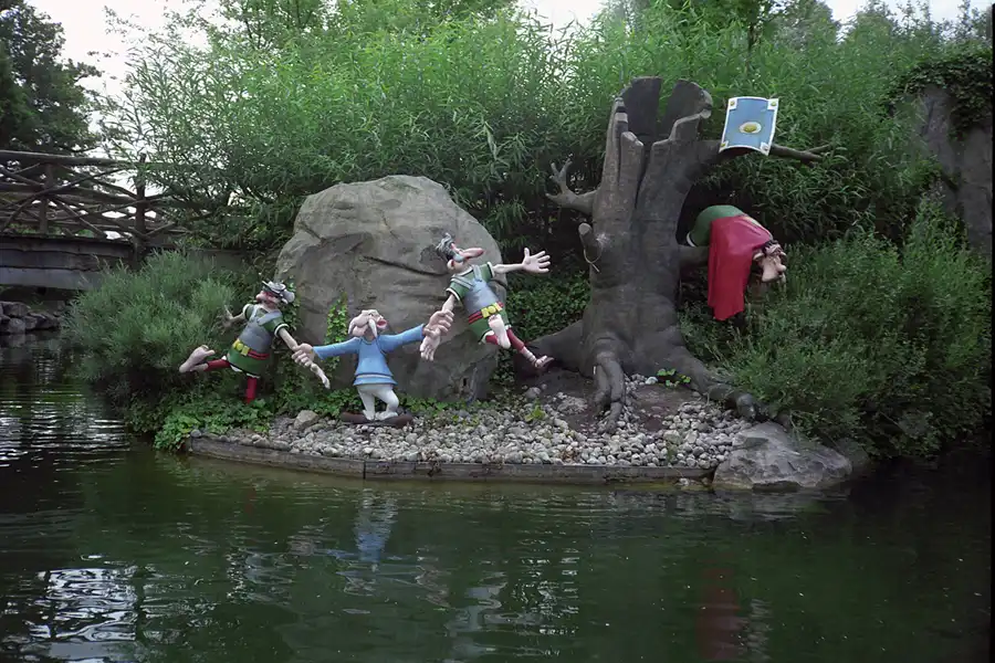 034 | 1995 | Plailly | Parc Asterix | © carsten riede fotografie