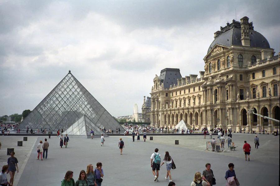 022 | 1995 | Paris | Louvre | © carsten riede fotografie