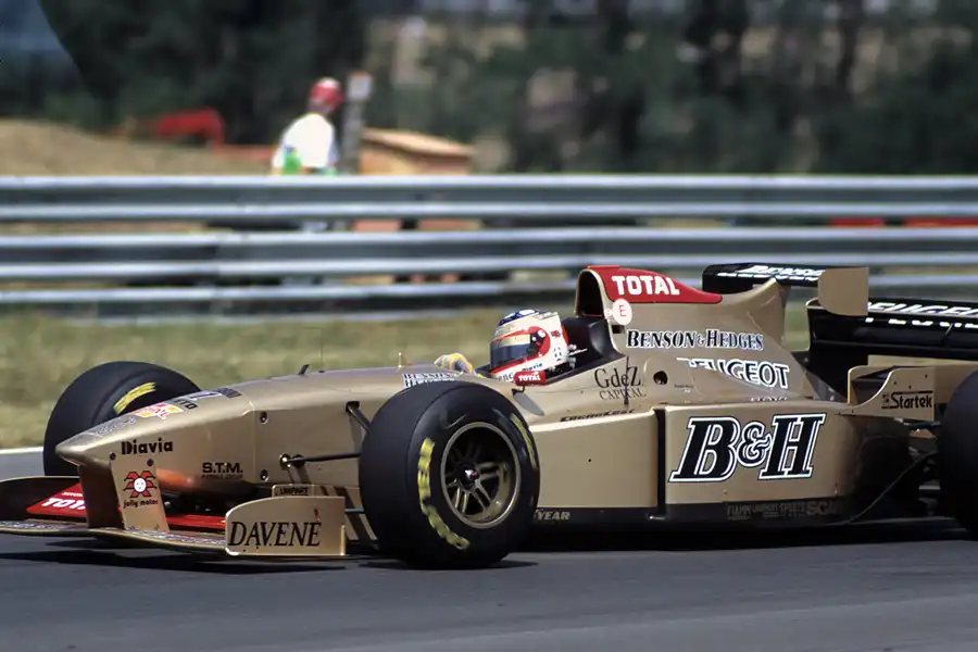 014 | 1996 | Budapest | Jordan-Peugeot 196 | Rubens Barrichello | © carsten riede fotografie
