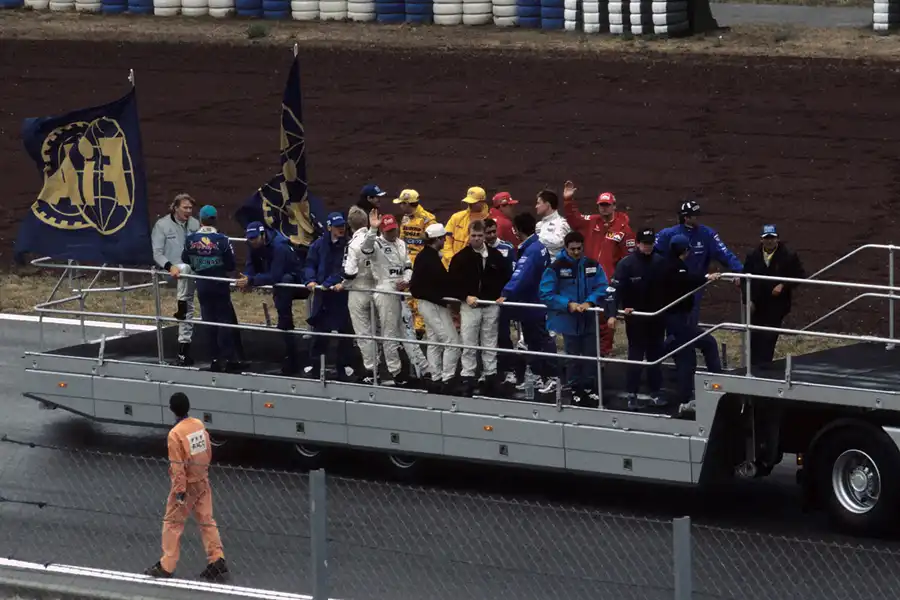 046 | 1997 | Barcelona | Fahrerparade | © carsten riede fotografie