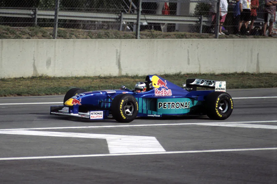 032 | 1997 | Barcelona | Sauber-Petronas C16 | Gianni Morbidelli | © carsten riede fotografie