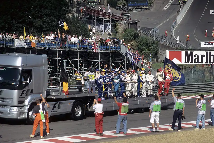 039 | 1997 | Spa-Francorchamps | Circuit De Spa-Francorchamps | Drivers Parade | © carsten riede fotografie