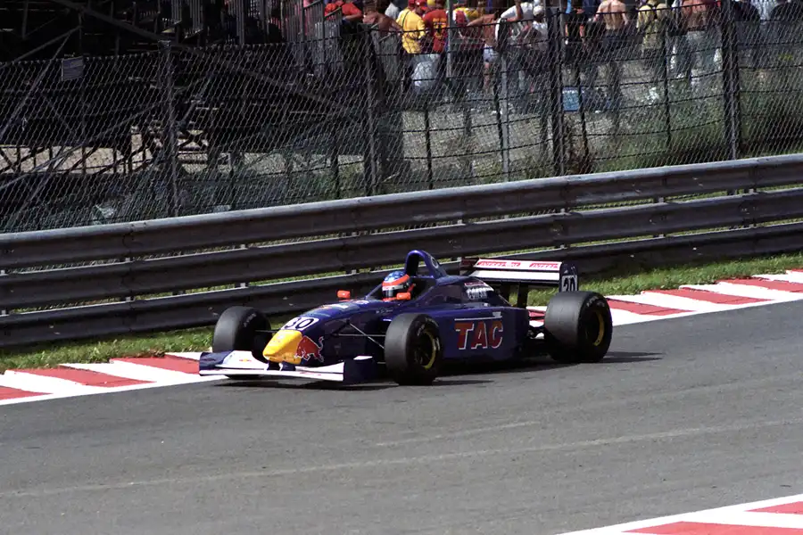 020 | 1997 | Spa-Francorchamps | Lola-Zytek T96/50 | Emiliano Spataro | © carsten riede fotografie
