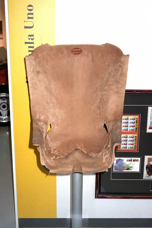 038 | 1998 | Maranello | Galleria Ferrari | Sitz Ferrari 412T2 | © carsten riede fotografie