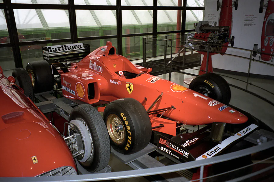 027 | 1998 | Maranello | Galleria Ferrari | Ferrari F310 | © carsten riede fotografie