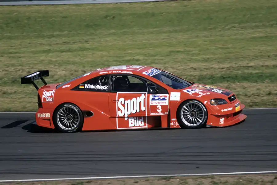 003 | 2001 | Motopark Oschersleben | DTM | Opel Astra V8 Coupe | Joachim Winkelhock | © carsten riede fotografie