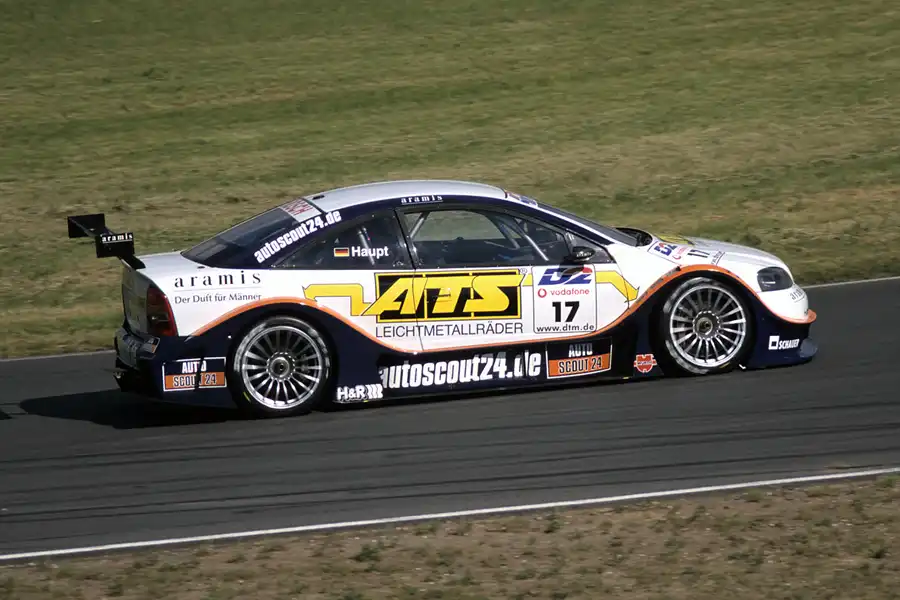 014 | 2001 | Motopark Oschersleben | DTM | Opel Astra V8 Coupe | Hubert Haupt | © carsten riede fotografie