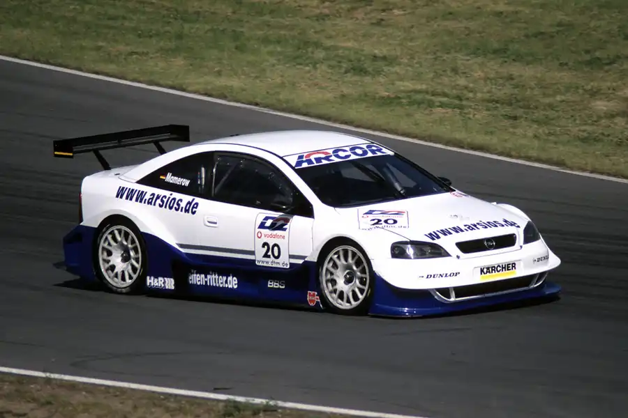 017 | 2001 | Motopark Oschersleben | DTM | Opel Astra V8 Coupe | Peter Mamerow | © carsten riede fotografie