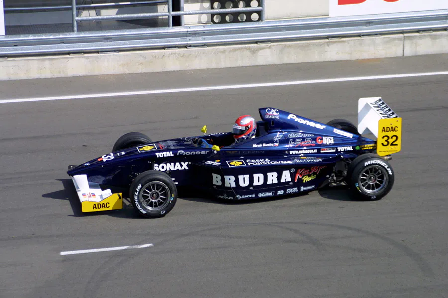 052 | 2002 | Eurospeedway | Formel BMW ADAC | Marek Novotny | © carsten riede fotografie