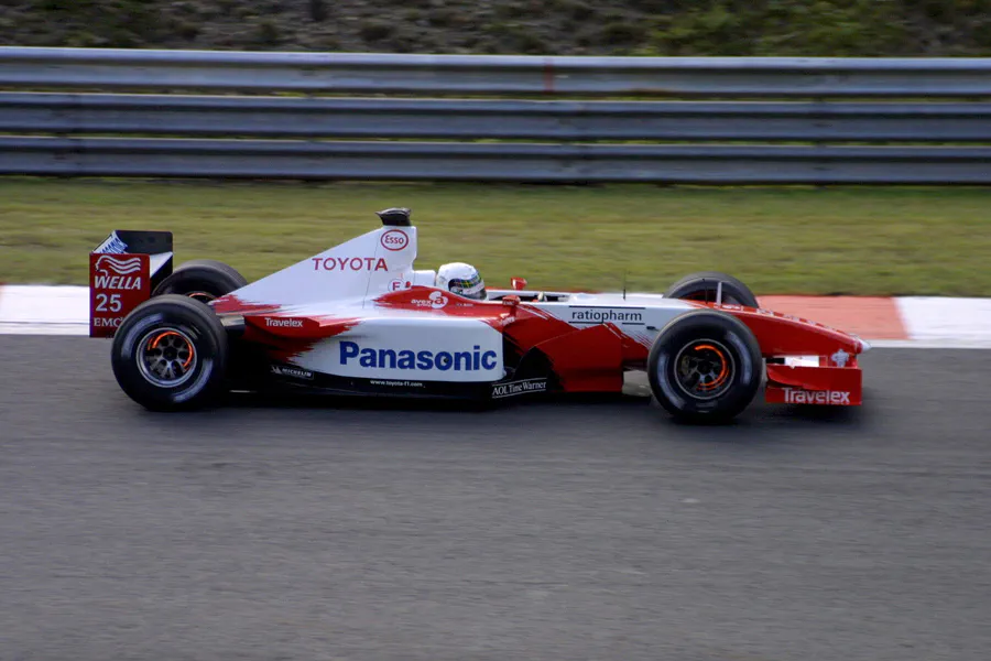 072 | 2002 | Spa-Francorchamps | Toyota TF102 | Allan McNish | © carsten riede fotografie