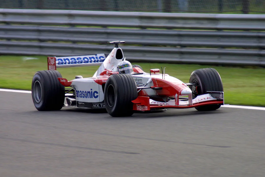 073 | 2002 | Spa-Francorchamps | Toyota TF102 | Allan McNish | © carsten riede fotografie