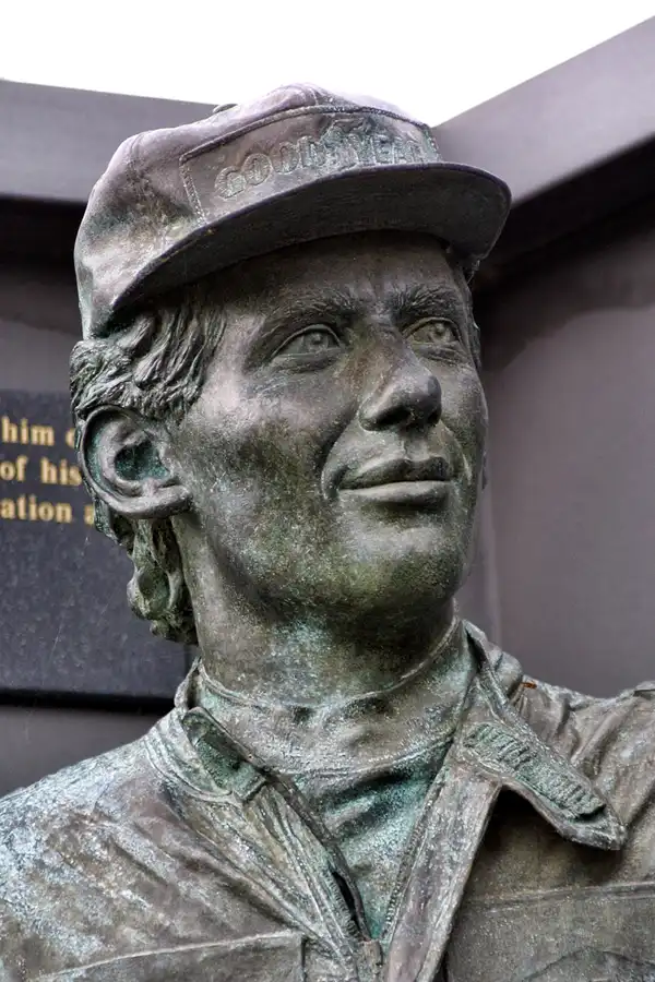 005 | 2003 | Donington | Grand Prix Collection | Denkmal Ayrton Senna | © carsten riede fotografie