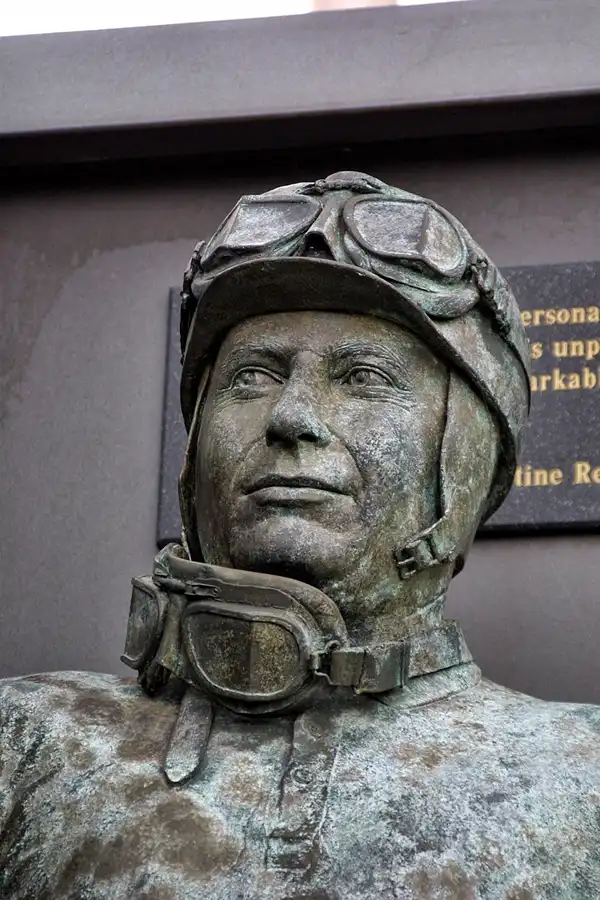 007 | 2003 | Donington | Grand Prix Collection | Denkmal Juan-Manuel Fangio | © carsten riede fotografie