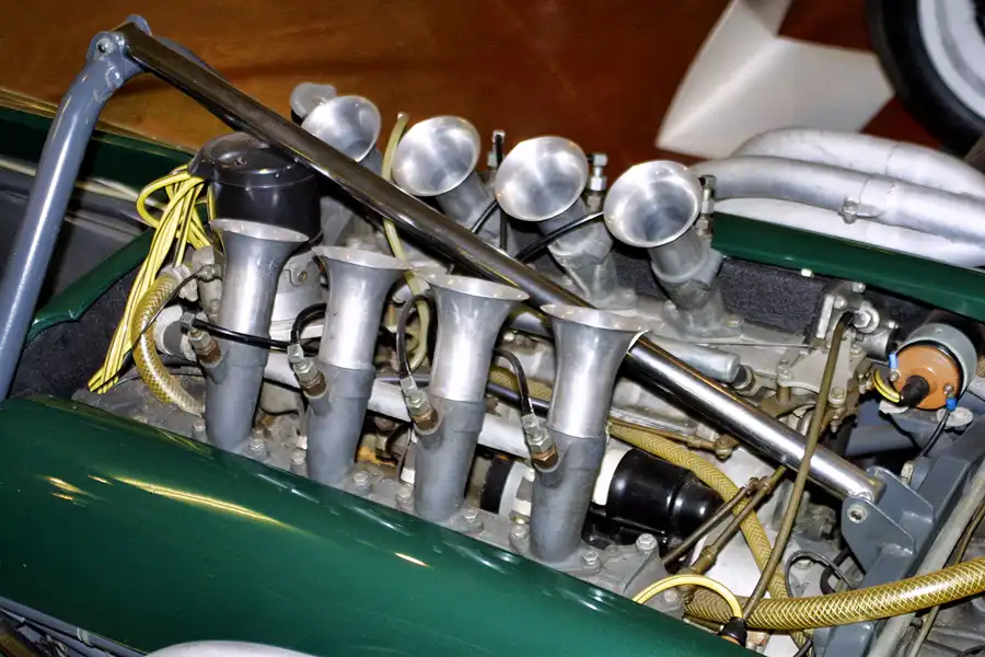 092 | 2003 | Donington | Grand Prix Collection | Brabham-Repco BT20 (1966-1969) | © carsten riede fotografie