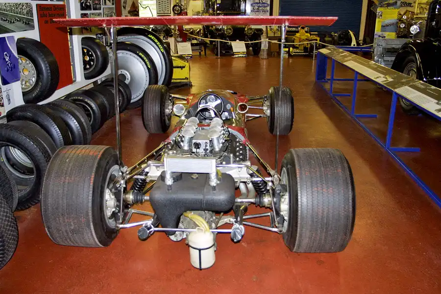 265 | 2003 | Donington | Grand Prix Collection | Lotus-Ford Cosworth 49B (1968) | © carsten riede fotografie