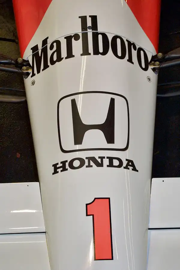 323 | 2003 | Donington | Grand Prix Collection | McLaren-Honda MP4/7-8 (1992) | © carsten riede fotografie