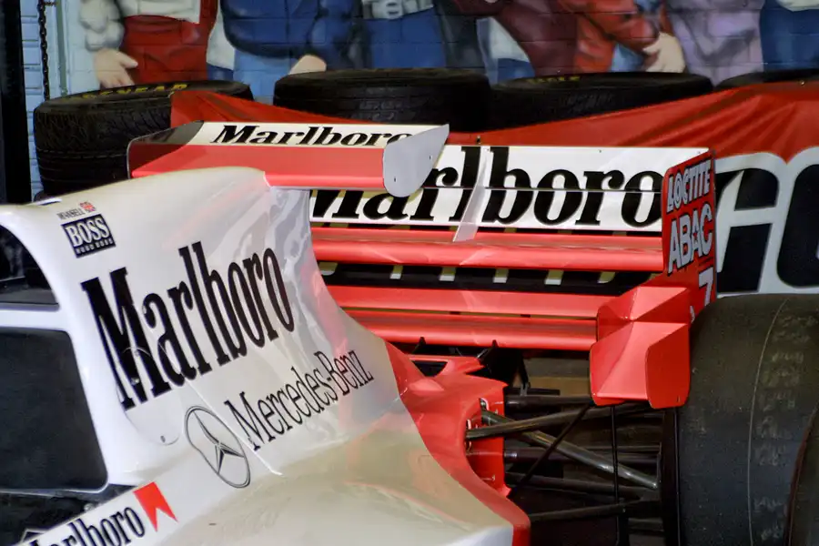 329 | 2003 | Donington | Grand Prix Collection | McLaren-Mercedes Benz MP4/10B-1 (1995) | © carsten riede fotografie