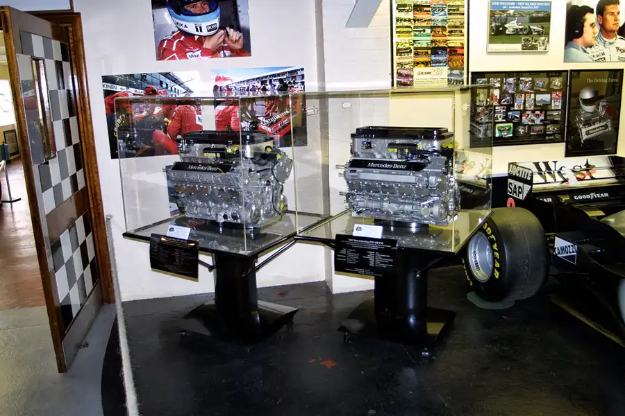 337 | 2003 | Donington | Grand Prix Collection | Mercedes Benz 110F V10 Motor (1997) + Mercedes Benz 110E V10 Motor (1997) | © carsten riede fotografie