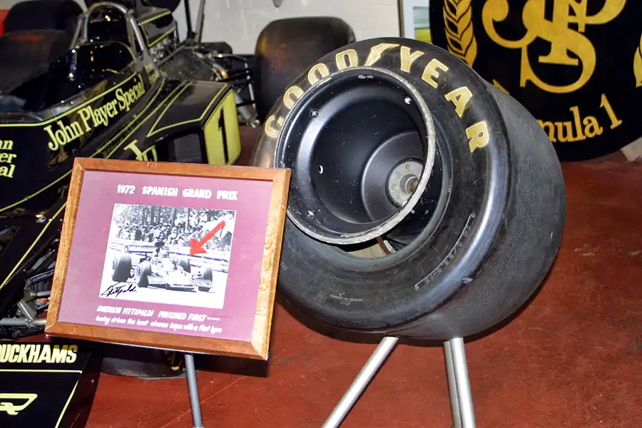 353 | 2003 | Donington | Grand Prix Collection | Rad vom Lotus-Ford Cosworth 72D-8 (GP Spanien 1972) | © carsten riede fotografie