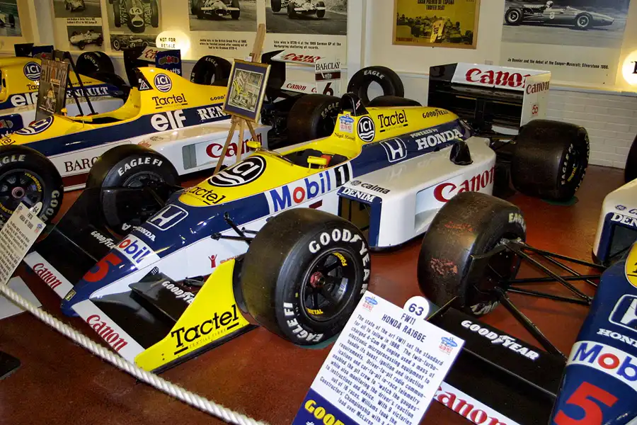 390 | 2003 | Donington | Grand Prix Collection | Williams-Honda FW11B (1987) | © carsten riede fotografie