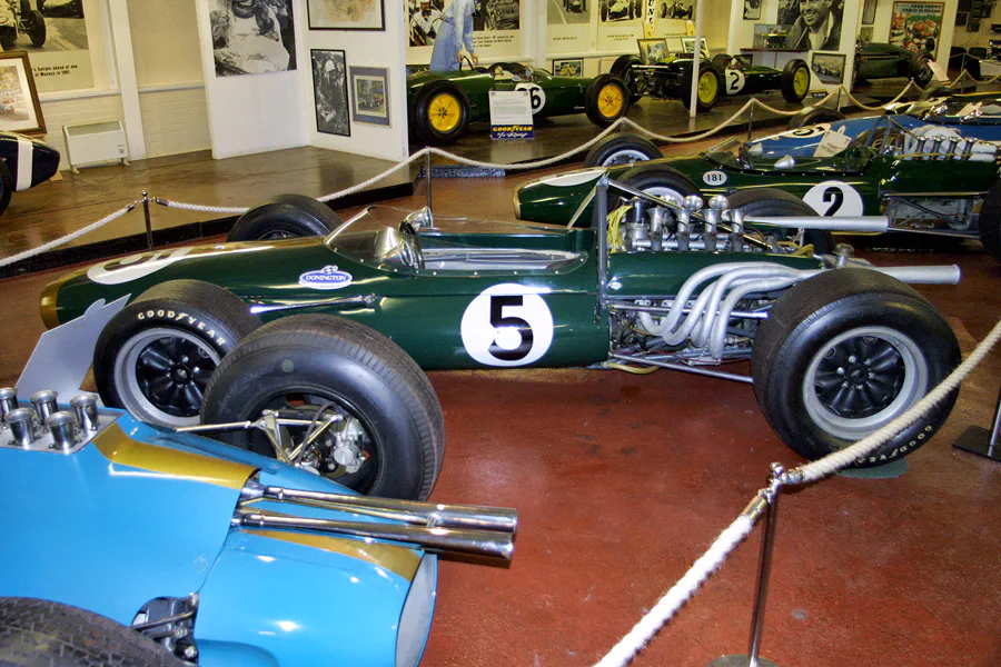 091 | 2003 | Donington | Grand Prix Collection | Brabham-Repco BT20 (1966-1969) | © carsten riede fotografie