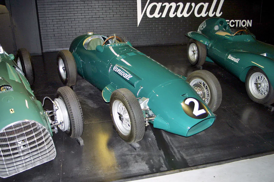 379 | 2003 | Donington | Grand Prix Collection | Vanwall VW1-4 (1955-1958) | © carsten riede fotografie