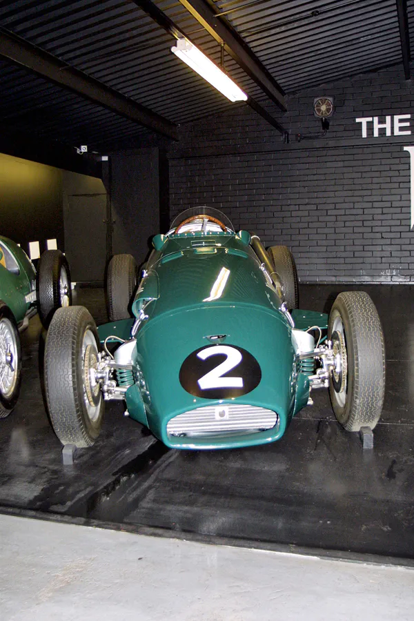 380 | 2003 | Donington | Grand Prix Collection | Vanwall VW1-4 (1955-1958) | © carsten riede fotografie