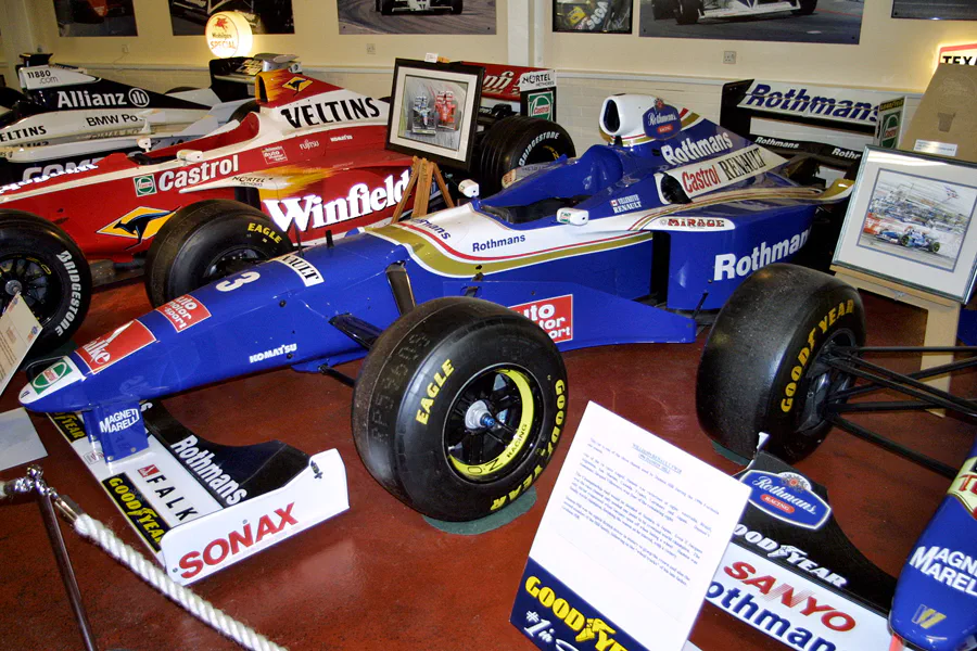 397 | 2003 | Donington | Grand Prix Collection | Williams-Renault FW19 (1997) | © carsten riede fotografie