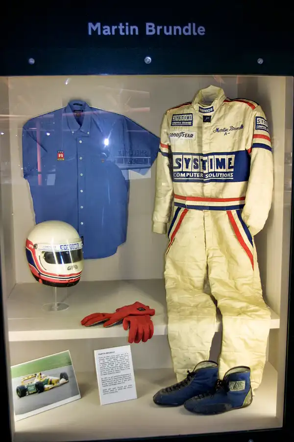 048 | 2003 | Beaulieu | The National Motor Museum | Assecoires Martin Brundle | © carsten riede fotografie