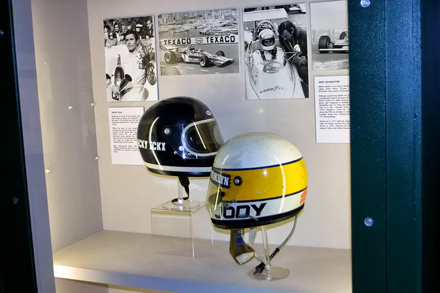 107 | 2003 | Beaulieu | The National Motor Museum | Helme Jacky Ick, Jody Scheckter | © carsten riede fotografie