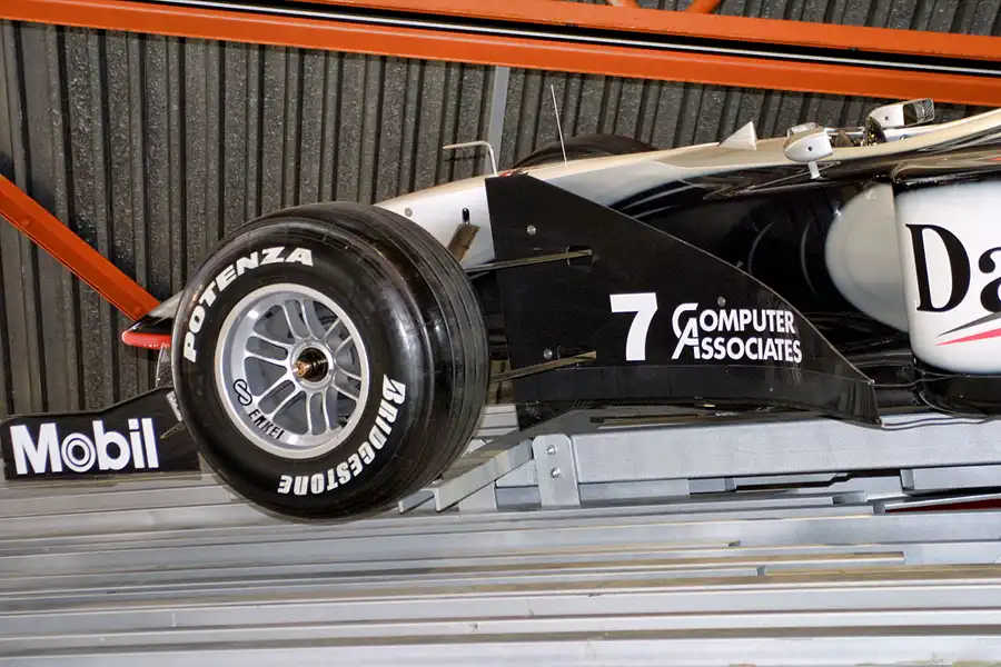 162 | 2003 | Beaulieu | The National Motor Museum | McLaren-Mercedes Benz MP4/13 (1998) | © carsten riede fotografie